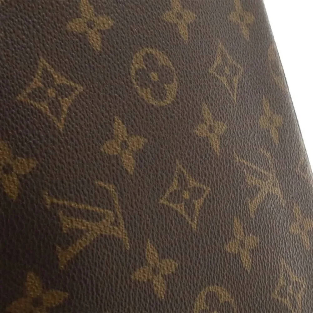 Louis Vuitton Trousse Toilette 28